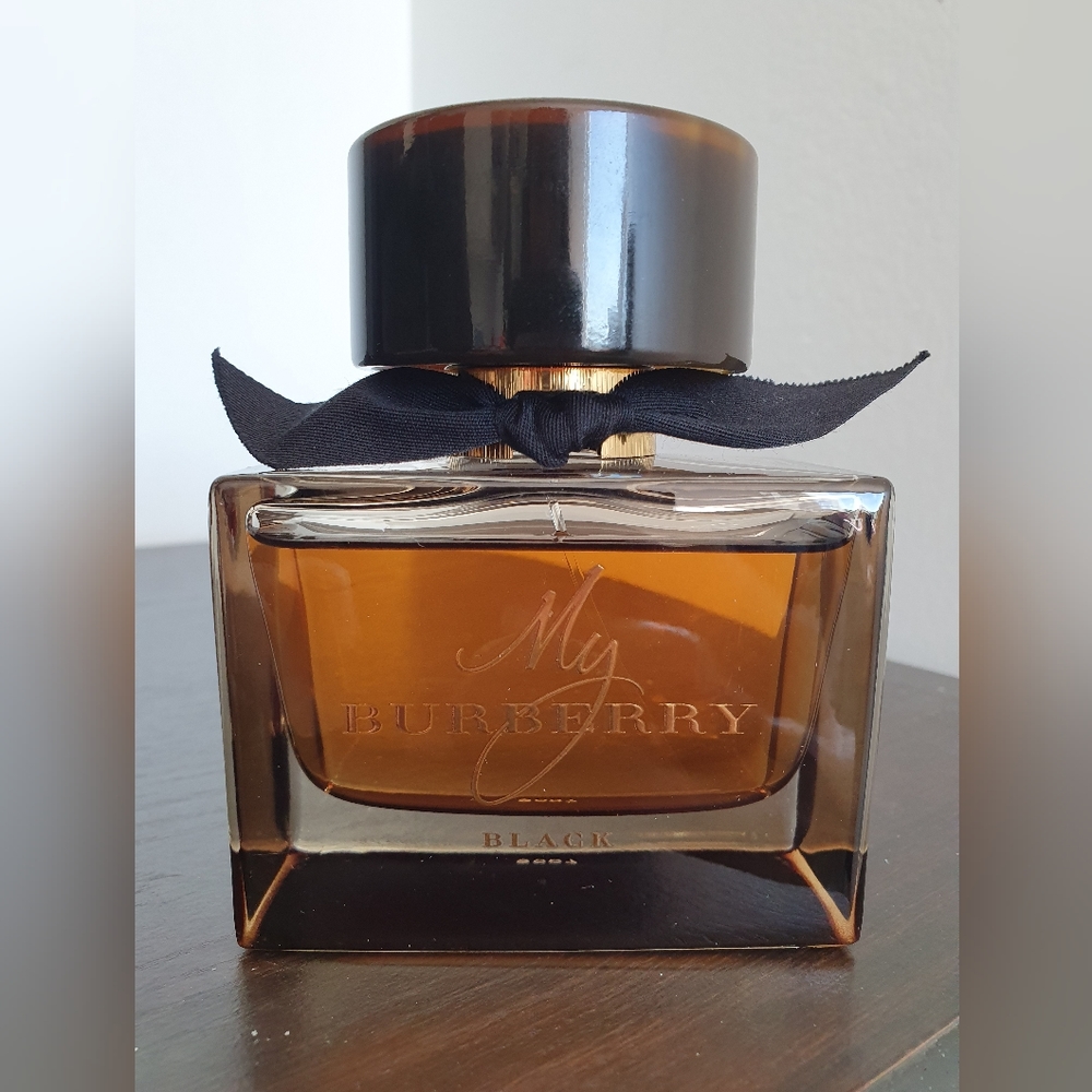 Burberry mu Burberry black edp